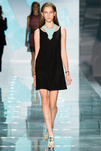 Look 10